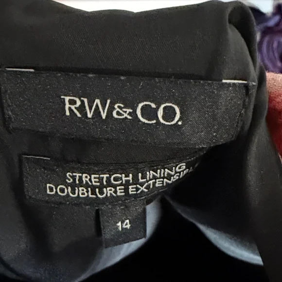 Floral Sleeveless Dress - Black and Red - Picture 2 of 6